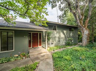 917 Black Oak Dr, Medford, OR