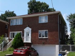 825 Harvard Pl, Fort Lee, NJ 07024