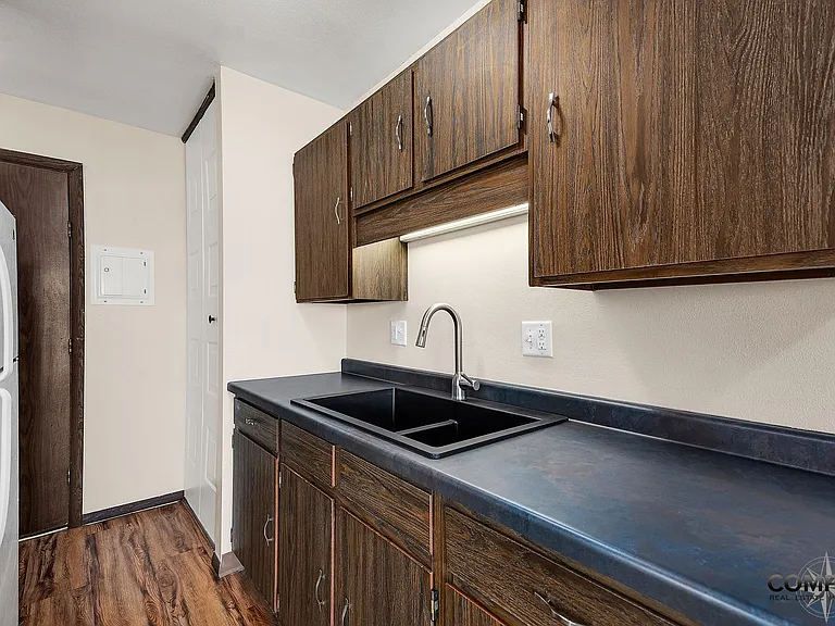 1025 W. MacArthur Avenue — Photo 15