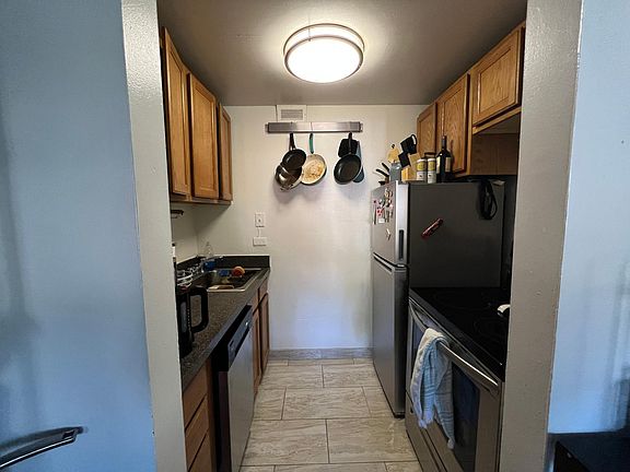 4th image of 2115 N Sedgwick St APT 3A