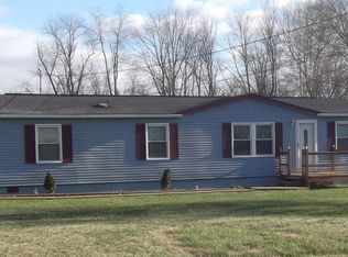 2675 Hanging Rock Road, Mason, WV 25260