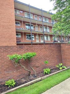 2820 Woodslee Dr UNIT 302, Royal Oak, MI, 48073