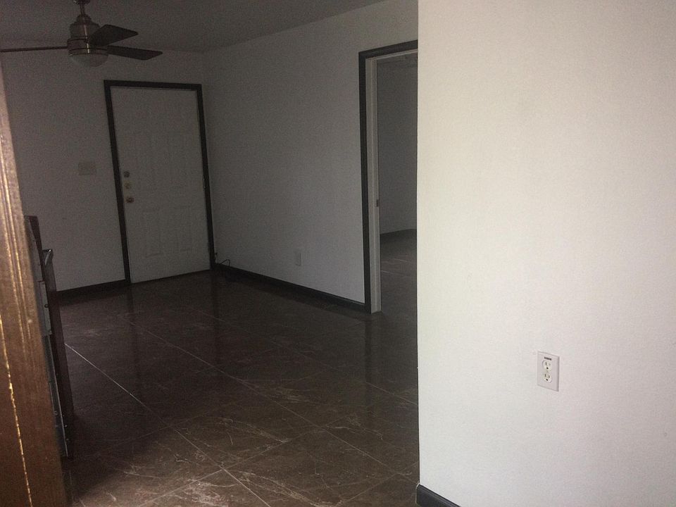 1st image of 2101 De Leon Ave