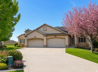 209 Edgewood Cir, North Salt Lake, UT 84054