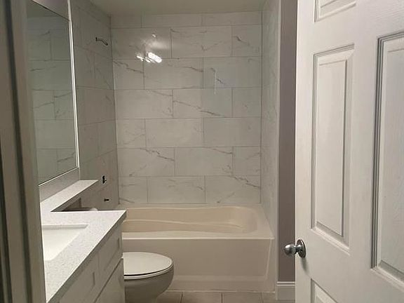 4th image of 630 S Sapodilla Ave APT 304
