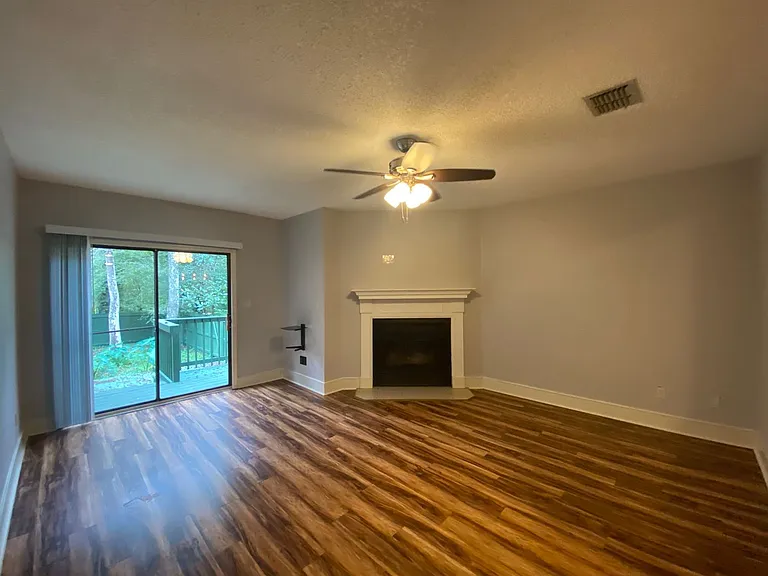 1730 Beechwood Cir N — Photo 3