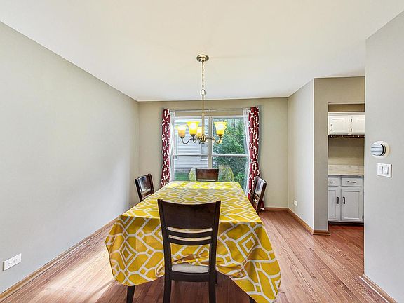 4th image of 572 Larkspur Dr