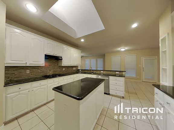 4th image of 1505 Parkside Dr