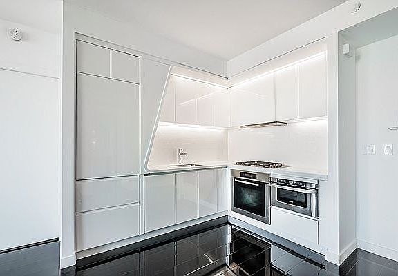 4th image of 123 Washington St APT 34E