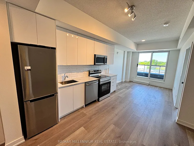 33 Erie Ave #513 — Photo 1