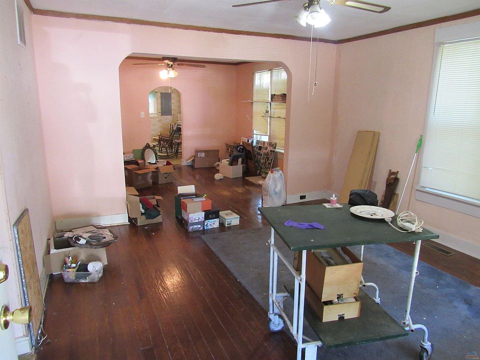 1002 E 10th St, Sedalia, MO 65301 Zillow