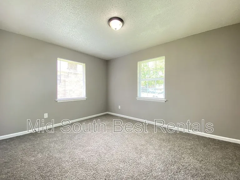 2303 Brown St — Photo 5