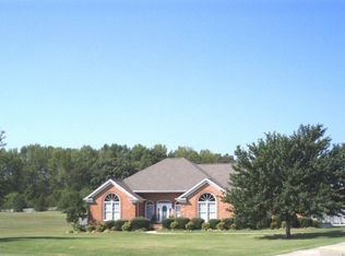 106 Hunters Ln, Florence, AL 35633