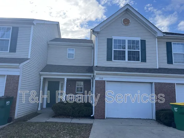 1552 Brookfield Cir, Franklin, IN 46131