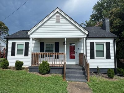 204 Nelson St, Pilot Mtn, NC, 27041