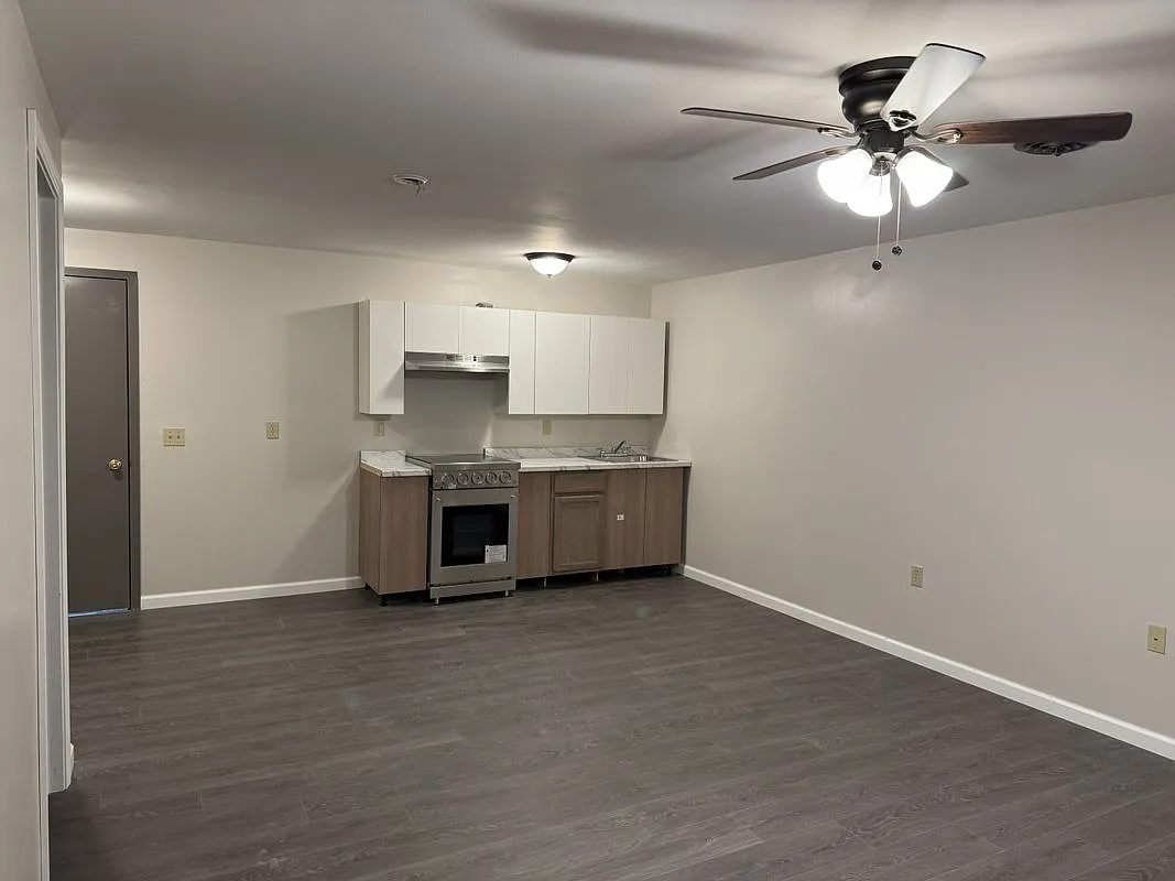1 bed, 1.0 bath, 463 sqft, $1,350 — Photo 3