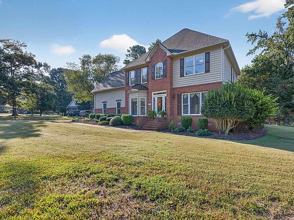 3rd image of 307 Holly Ridge Dr