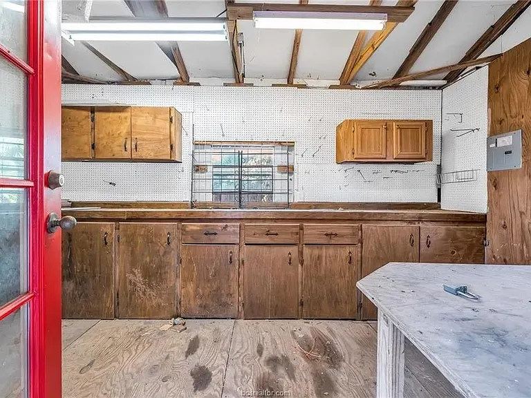 2707 Cliff St — Photo 17