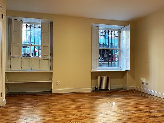 4th image of 28 E 11th St #1D