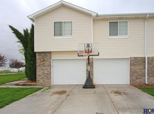 5201 N 9th Cir, Lincoln, NE 68521