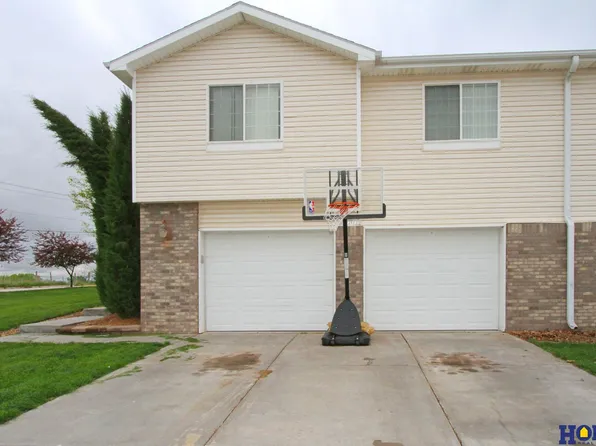 5201 N 9th Cir, Lincoln, NE 68521