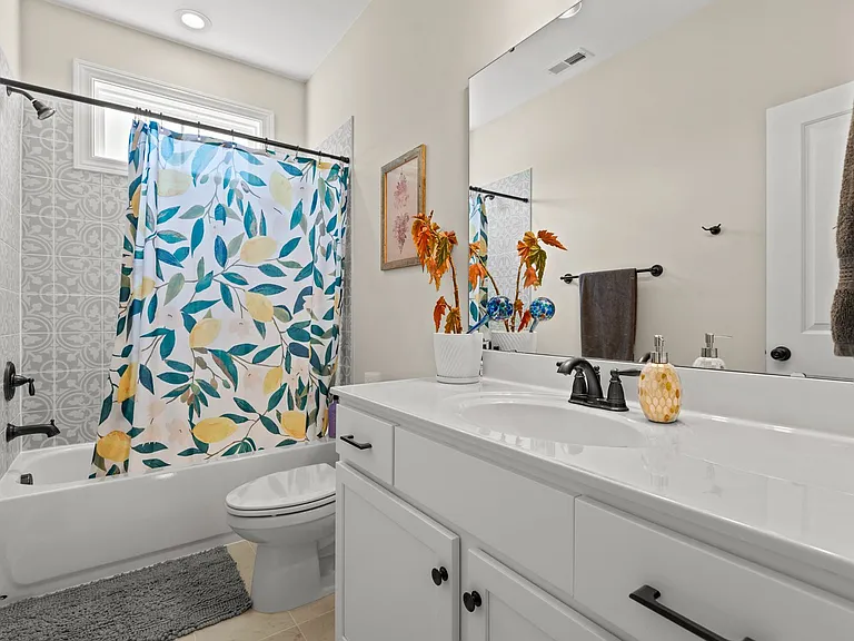910 Elizabeth St — Photo 19