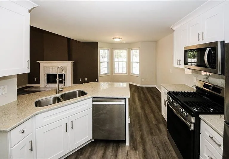 121 Stoneforest Dr — Photo 20