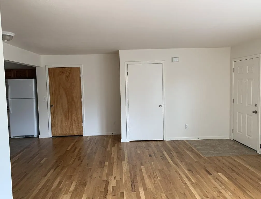 221 NW 3rd St, unit 1 — Photo 4