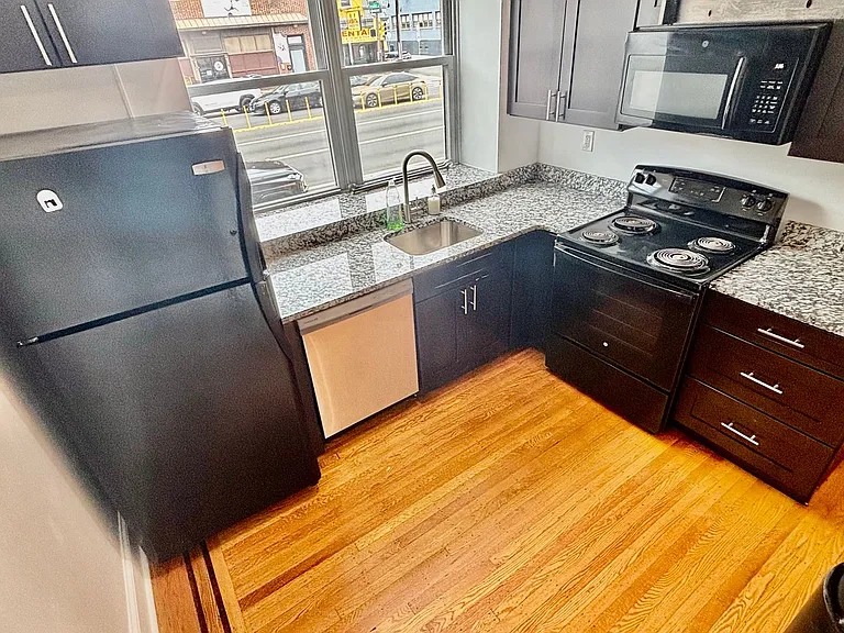 1807 S Broad St — Photo 2