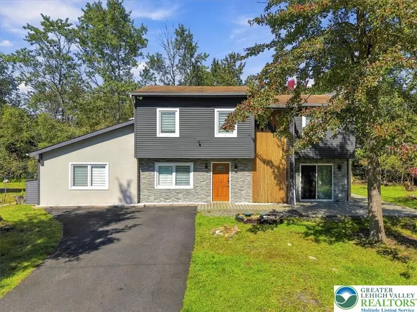 6539 Laurel Hollow Dr, Tobyhanna, PA 18466
