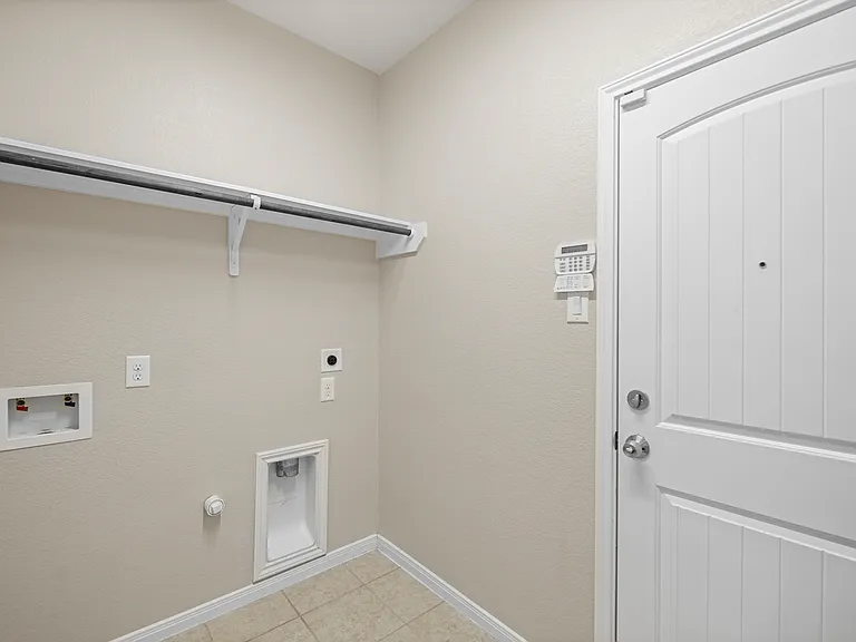 8602 Austin Thomas Dr — Photo 25
