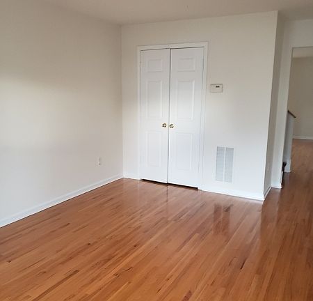 2nd image of 304 N 4th Ave