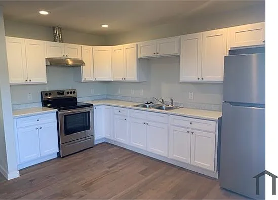 3 bed, 875 sqft, $2,095 — Photo 4