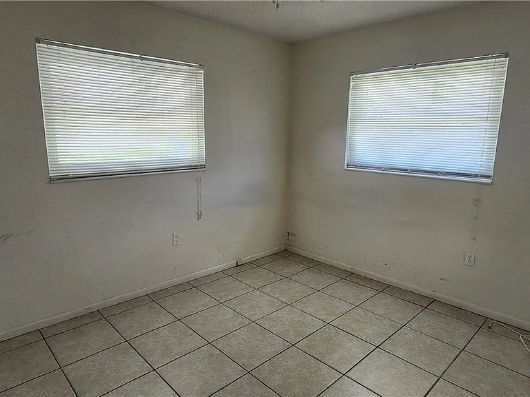 1005 E Jasmine Rd — Photo 8