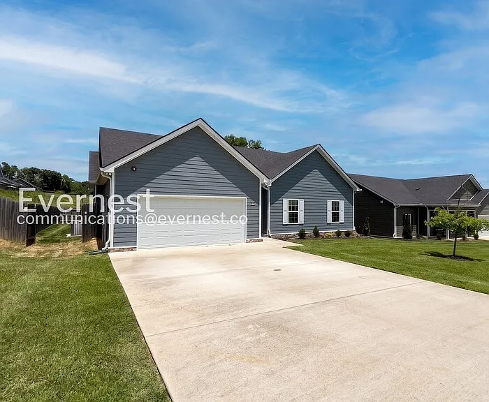 1011 Echo Ridge Rd — Photo 2