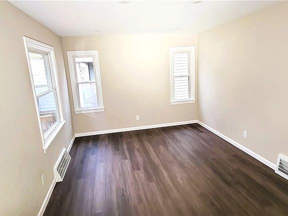 3rd image of 15911 Biltmore Ave