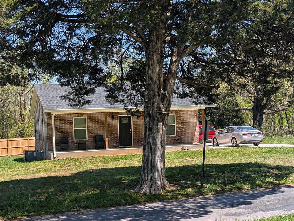 1st image of 122 Porter Ln