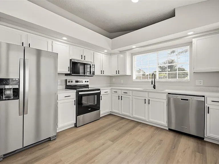 106 Lamplighter Dr — Photo 11