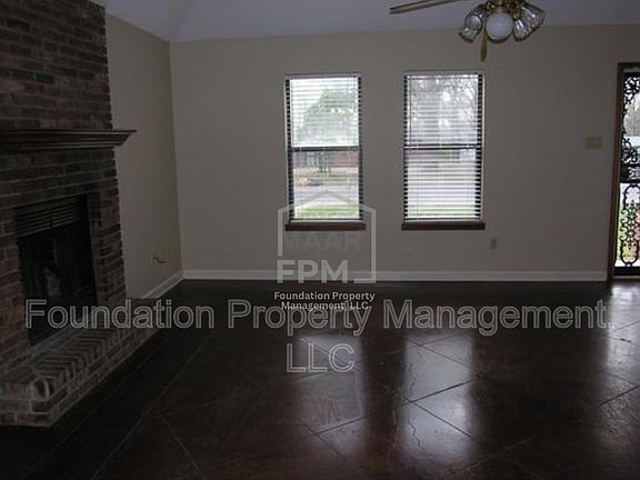 4th image of 3774 University St