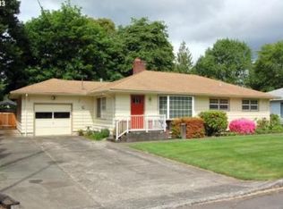 585 N Locust St, Canby, OR 97013