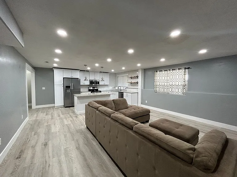 221 N 780 E — Photo 6
