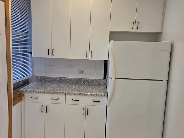 1352 W Jarvis Ave #2 — Photo 12