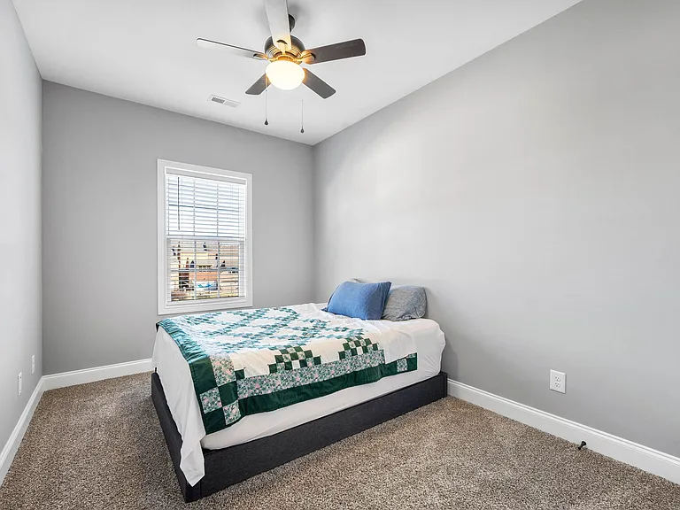 132 Savannah Ave — Photo 21