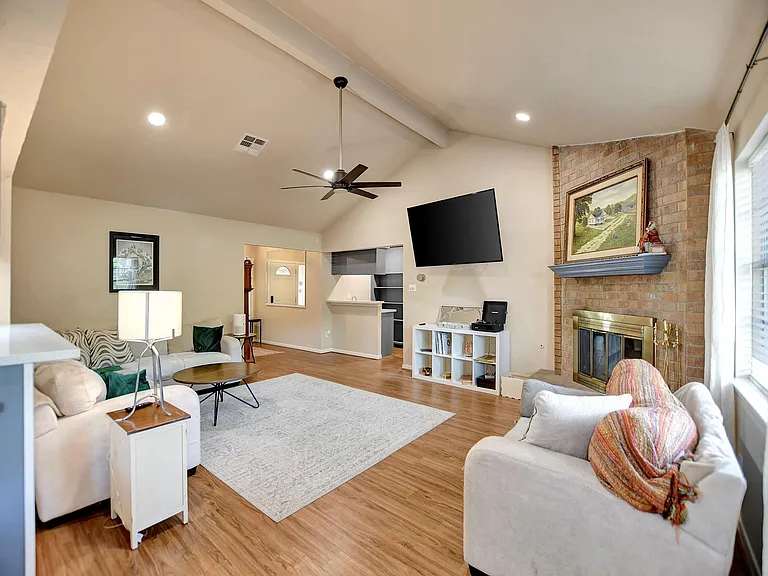 21902 Meadowhill Dr — Photo 9