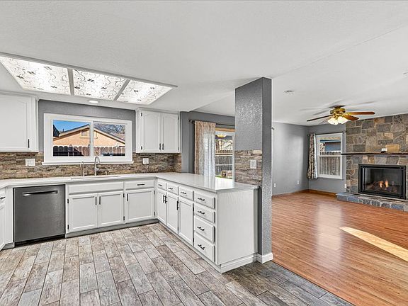 3rd image of 833 Mackilhaffy Dr