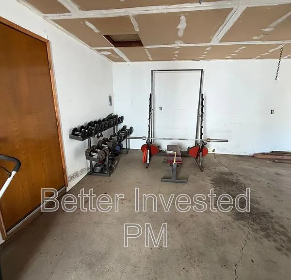 204 N Main St — Photo 32