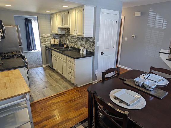 2nd image of 2571 Olde Hill Ct S