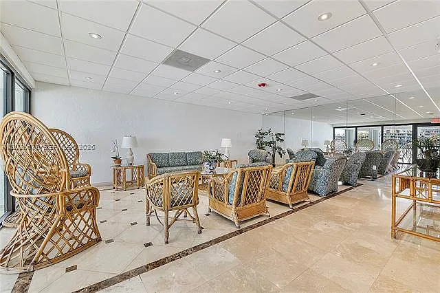 1600 S Bayshore Ln #6A — Photo 25