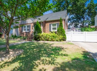 105 E Euclid St, Valley Stream, NY 11580