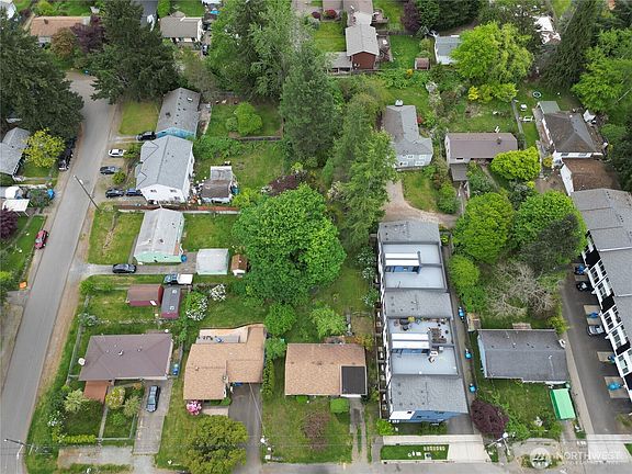 5th image of 18034 10th Avenue NE